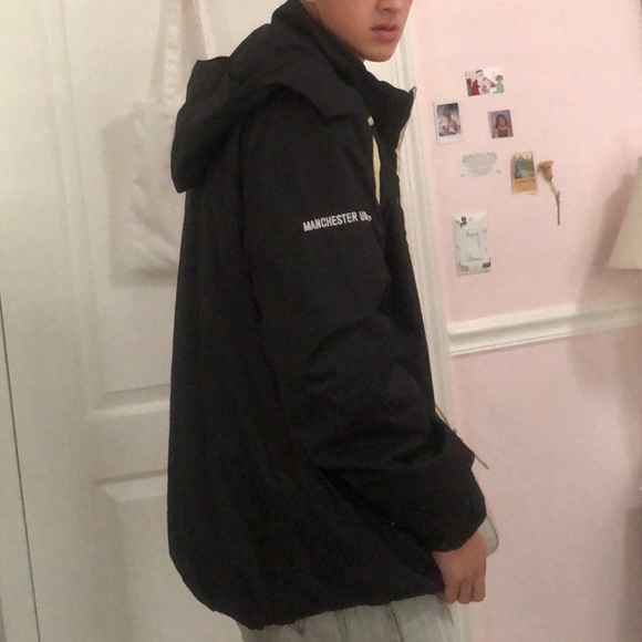 MANCHESTER UNITED NIKE WINDBREAKER - Picture 4 of 4